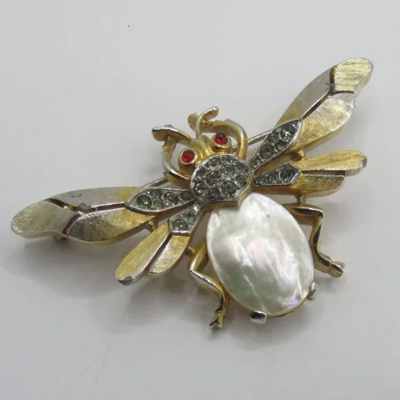 Crown Trifary Bee Brooch